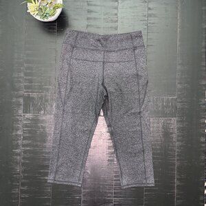 Calvin Klein Performance Quick Dry Cropped Leggings Large